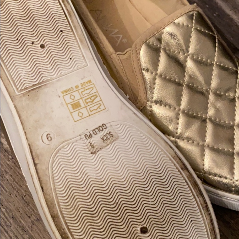 Shoes - Picture 2 of 2